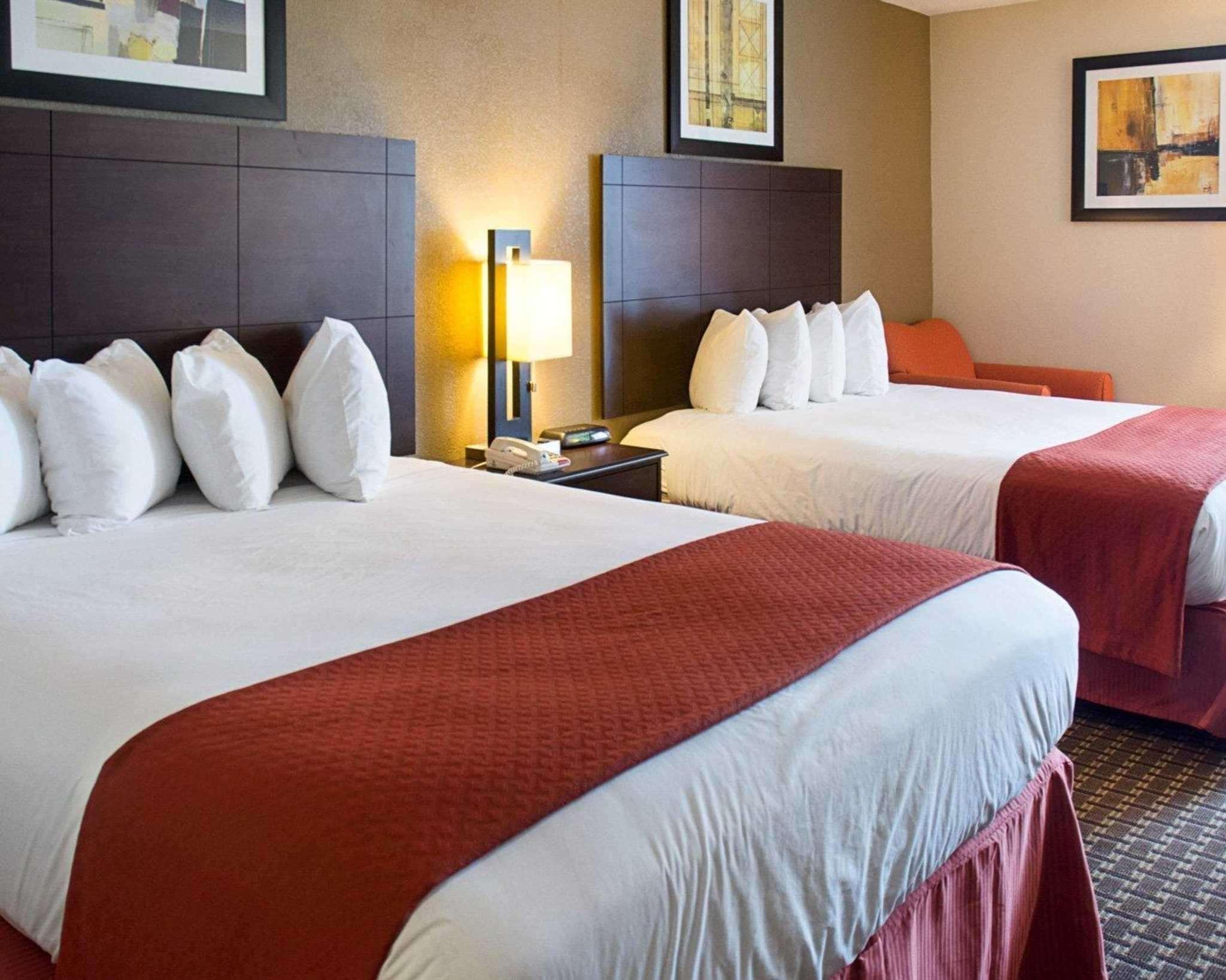 Quality Inn & Suites Quantico Stafford Exterior photo