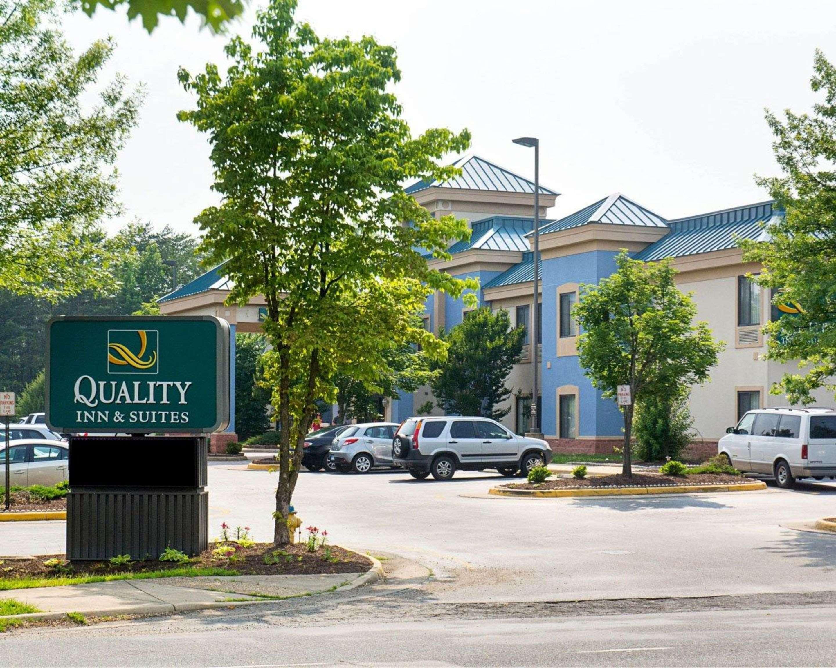 Quality Inn & Suites Quantico Stafford Exterior photo